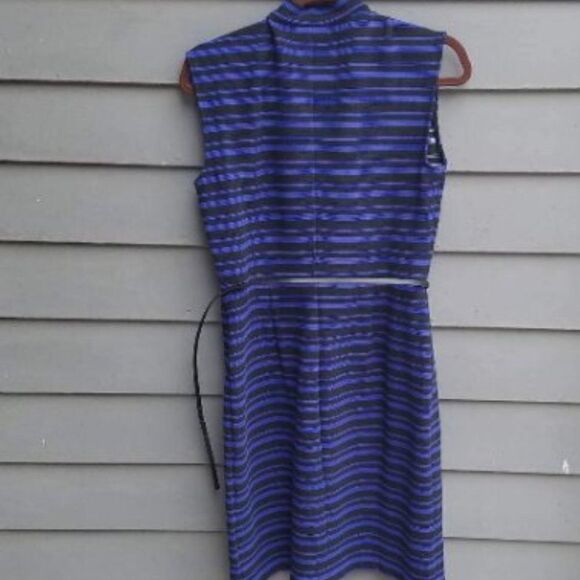 Liz Claiborne Black/blue Striped V neck Dress with belt  size Medium - Picture 2 of 4